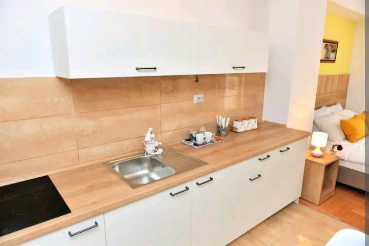 Milica Apartments Скопье Экстерьер фото